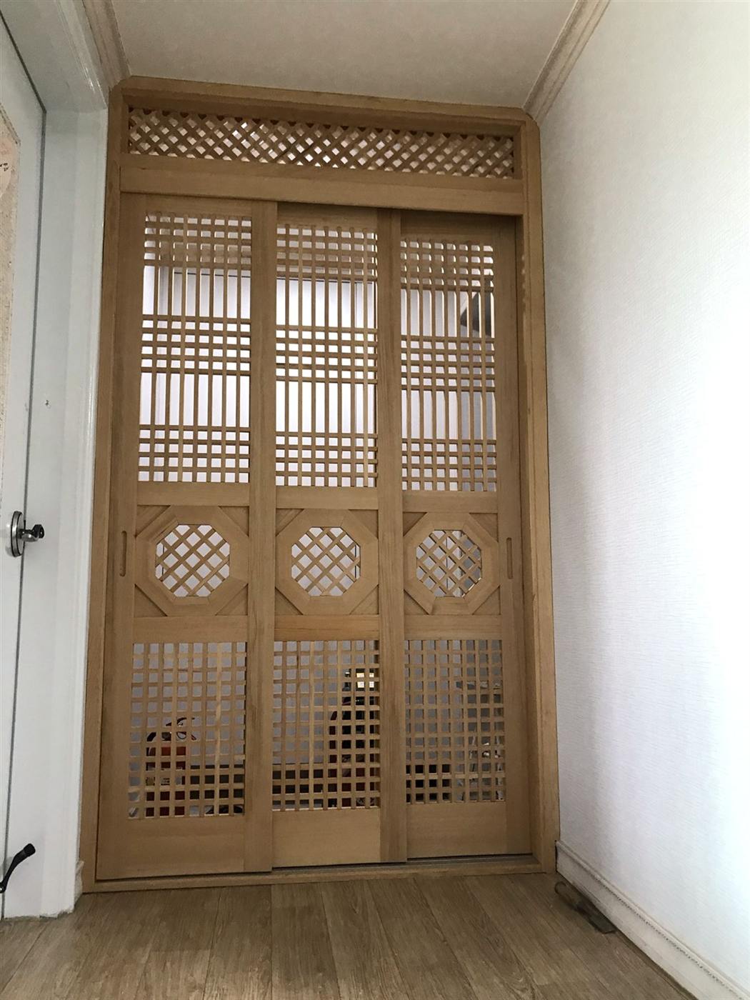 격자 중문 정면