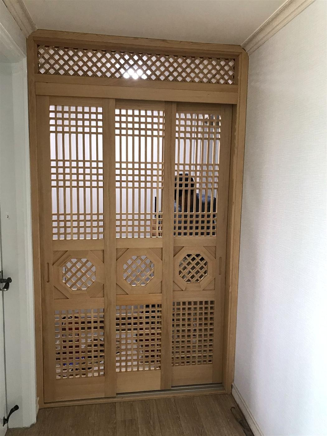 격자 중문 설치 완료