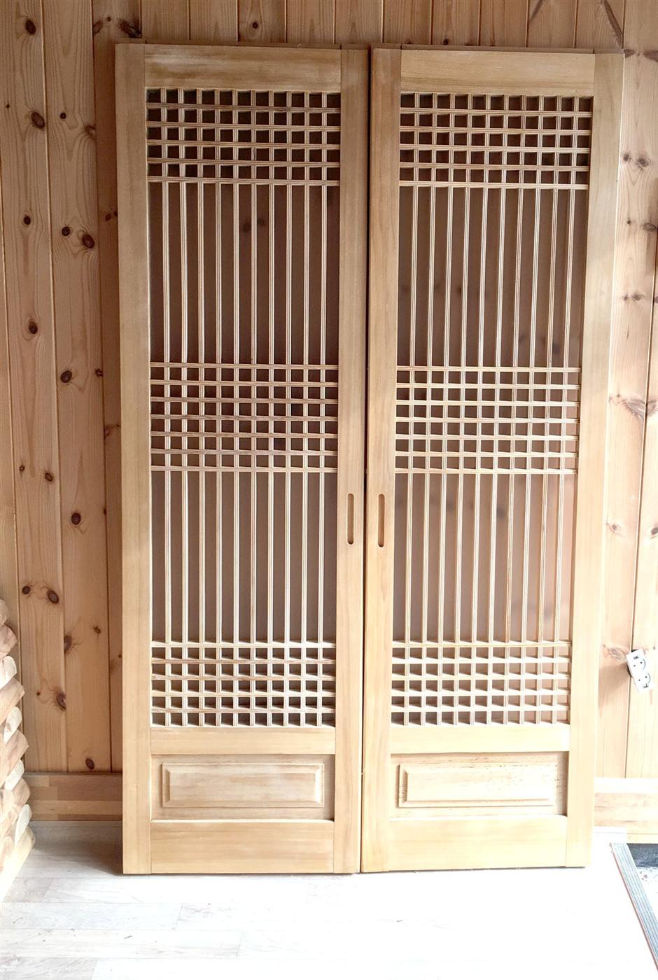 유리 있는 세살문